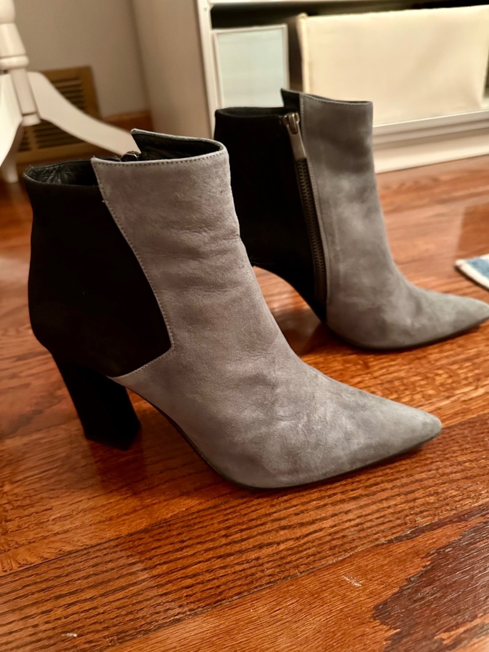 Slack London gray & black suede ankle boots with pointed toe and block heel, siz